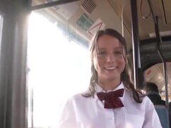 Seductora nena follar en autobús