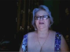 abuela rusa ex profesor parpadeando sus grandes tetas en webcam